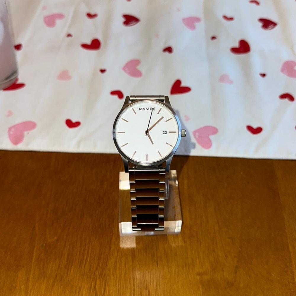 45mm Silver MVMT watch. New battery 1/23. Works good but used condition.
